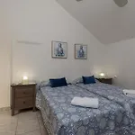 Castle Harbour 39 - Two Bed شقة
