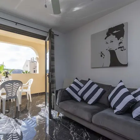 Castle Harbour 39 - Two Bed Apartament Guincho (Tenerife)