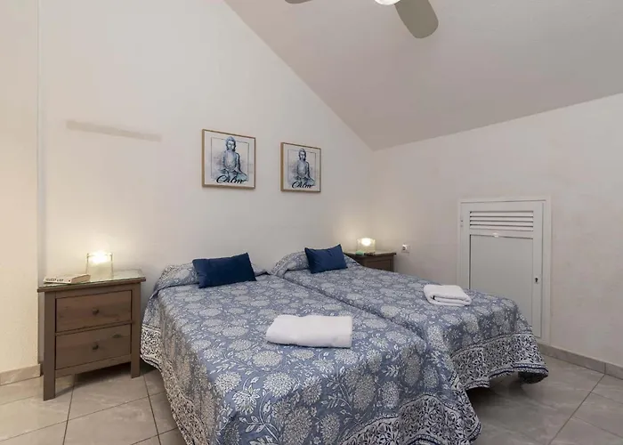 Castle Harbour 39 - Two Bed 아파트