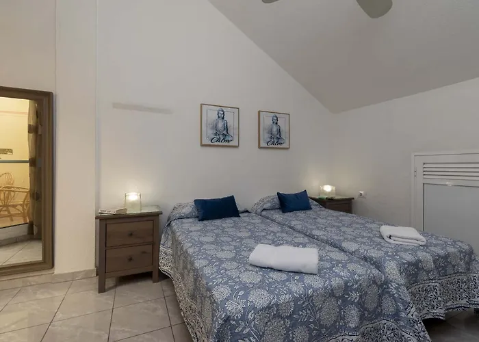 Castle Harbour 39 - Two Bed Appartement