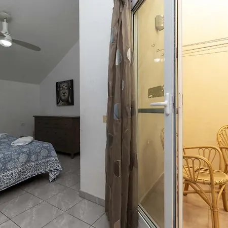 Castle Harbour 39 - Two Bed Daire