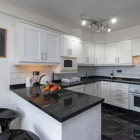 Castle Harbour 39 - Two Bed Daire